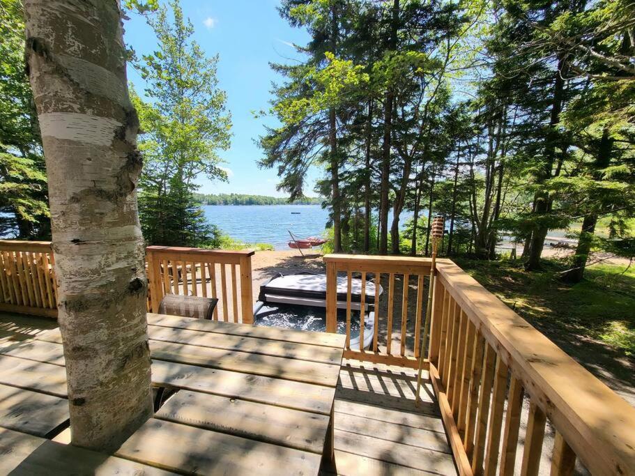 Leland'S Lakehouse Wolfville Bagian luar foto