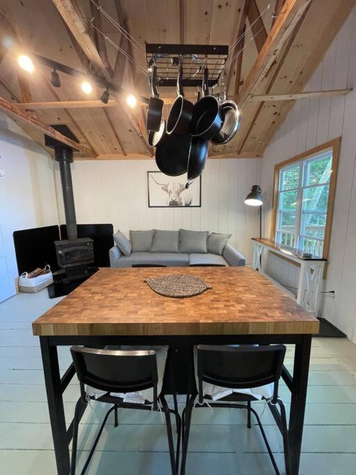 Leland'S Lakehouse Wolfville Bagian luar foto