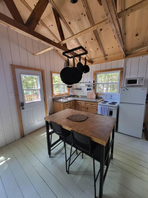 Leland'S Lakehouse Wolfville Bagian luar foto
